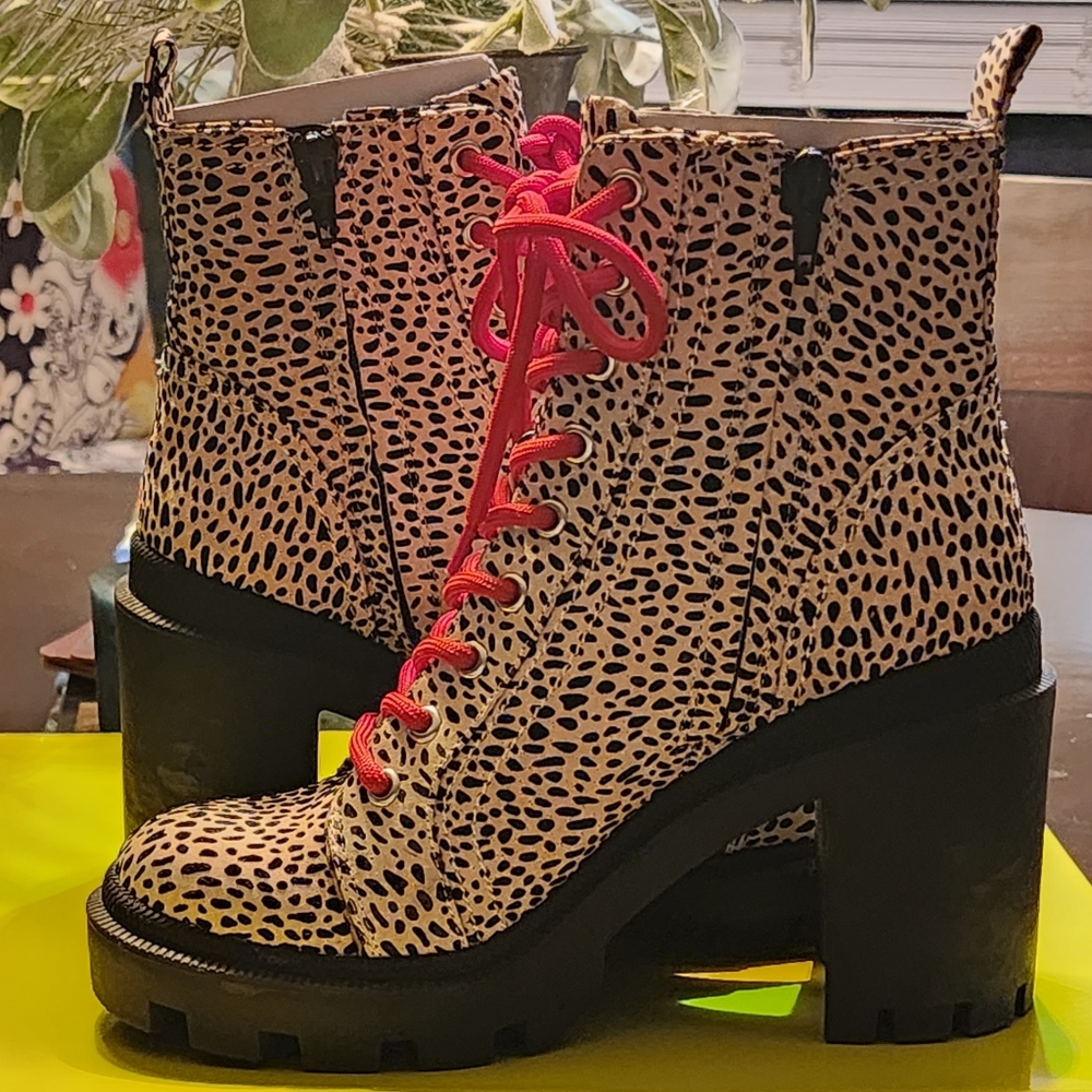 Gianni Bini Combat Cheetah Print Boots Size 8.5M